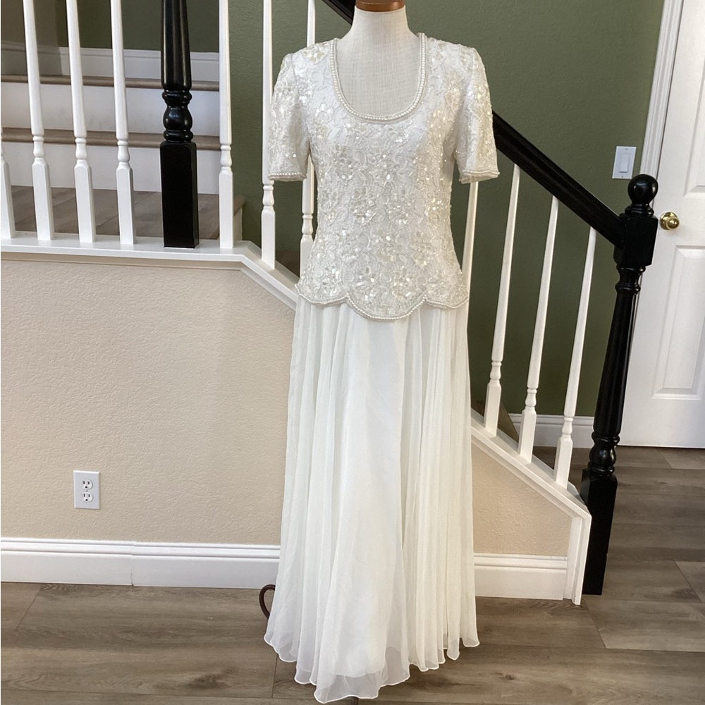 New Elegant Ivory Party Dress. (S)